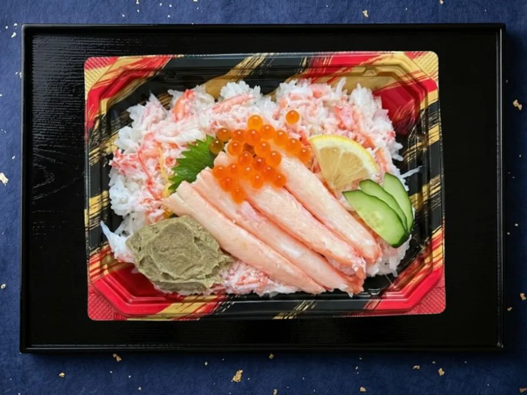 蟹尽くし丼 - 蟹身と蟹味噌を存分に味わえる冬限定の海鮮丼