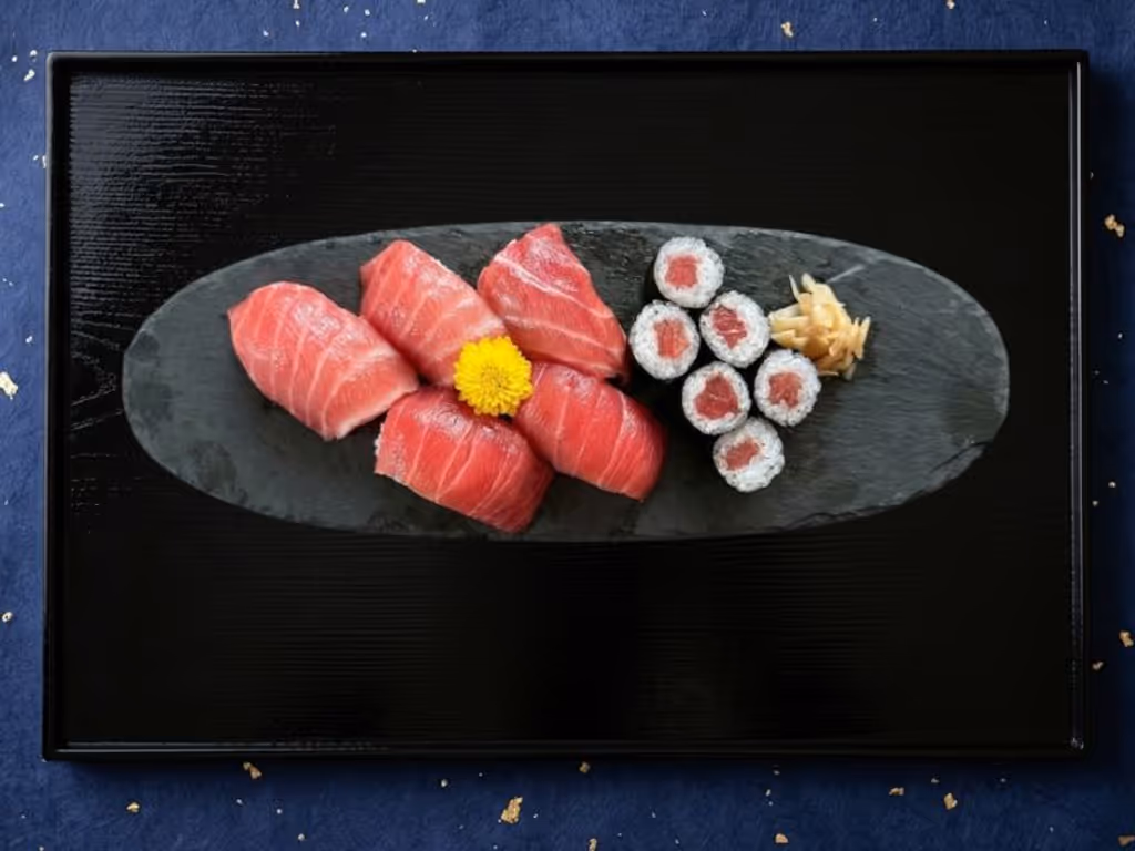 お寿司　まぐろ尽くし - 赤身・中トロ・大トロなどマグロの部位を食べ比べ