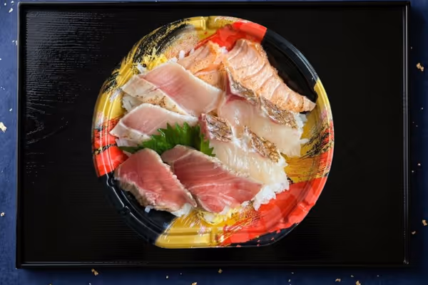 炙り丼 - 表面を香ばしく炙り魚の旨味を凝縮させた海鮮丼