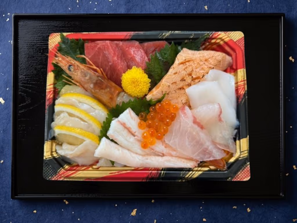 極丼 - 厳選された高級食材を惜しみなく使用した極上の海鮮丼
