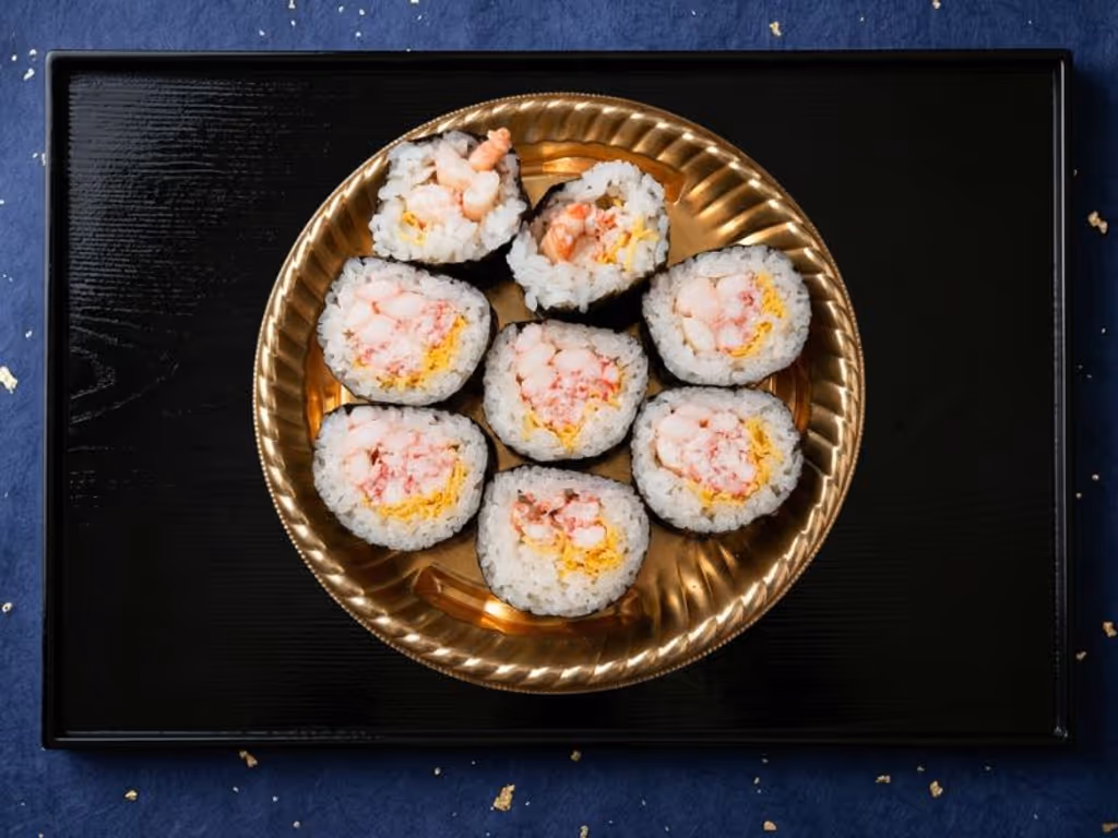 贅沢紅ずわいがに太巻き - 紅ズワイガニの身をふんだんに使った贅沢な太巻き
