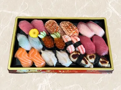 握り寿司盛り合わせ 輝